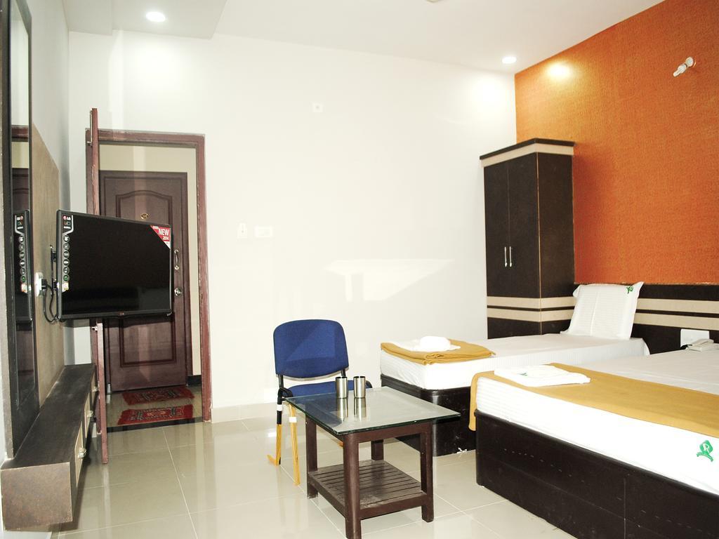 Ssr Hotel Srikalahasti Eksteriør bilde