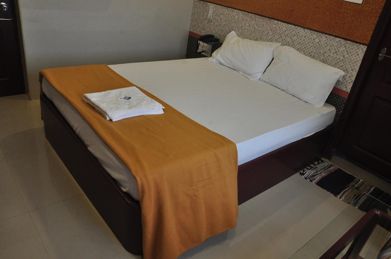Ssr Hotel Srikalahasti Eksteriør bilde